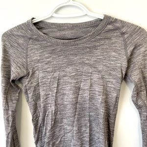 Lulu lemon grey long sleeve size 4